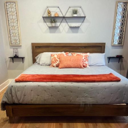 Brickhouse Loft - A Boutique Hotel Martinsville Exterior foto